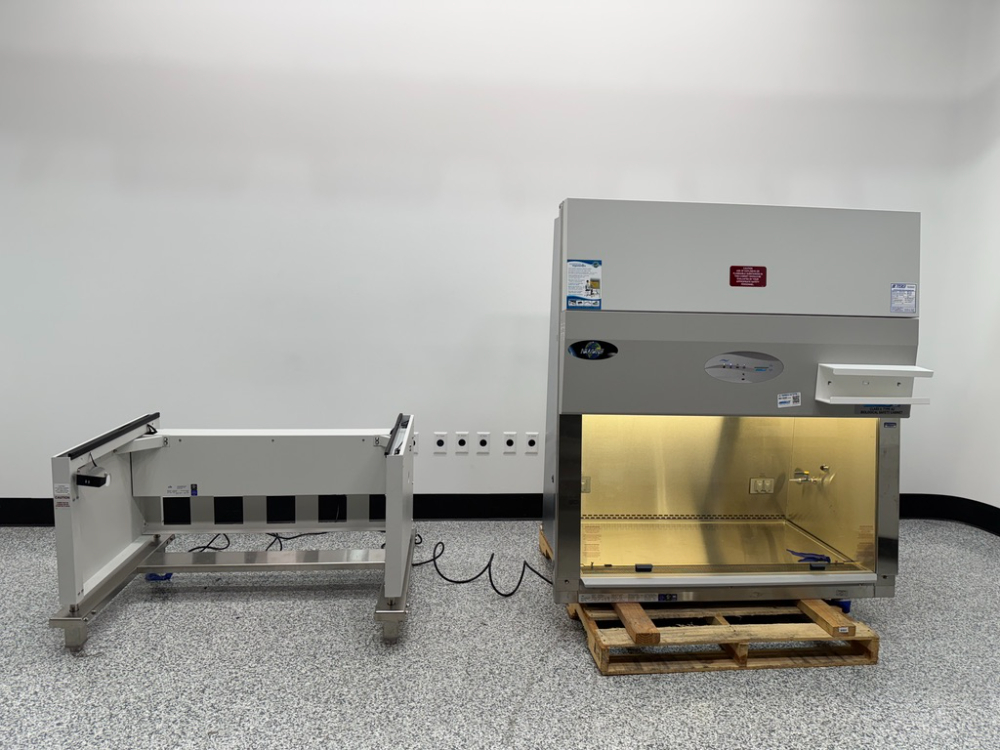 Image of NuAire LabGard Class II Type A2 4' Biosafety Cabinet